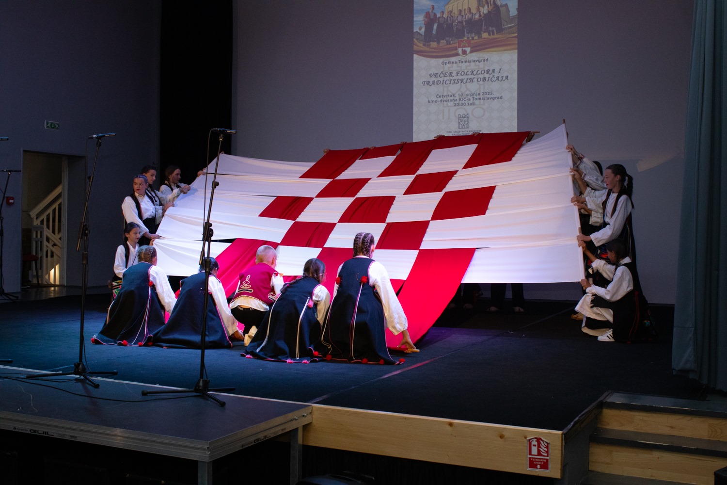 518602851_1148073810680358_2012461419704837550_n.jpg - 275,87 kB